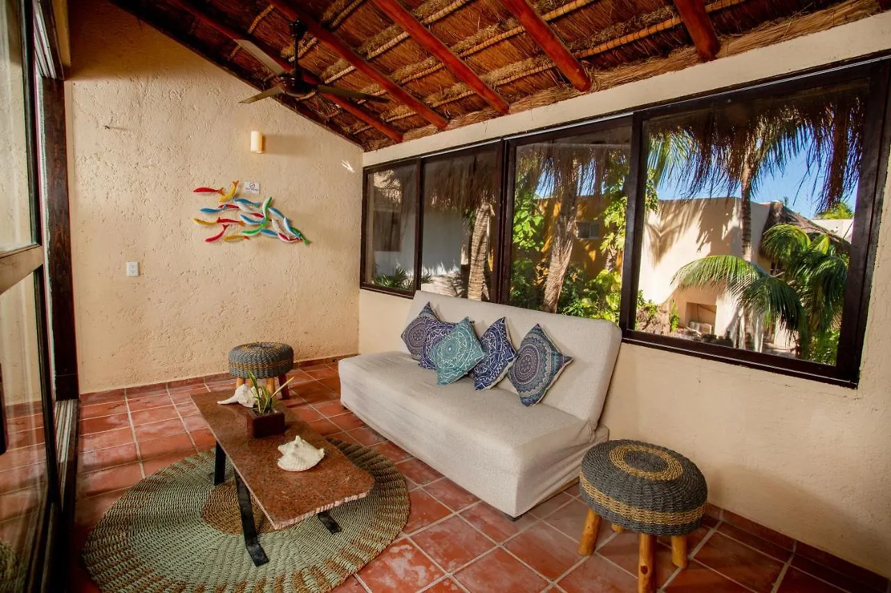 Holbox Dream Beachfront Hotel 3*,