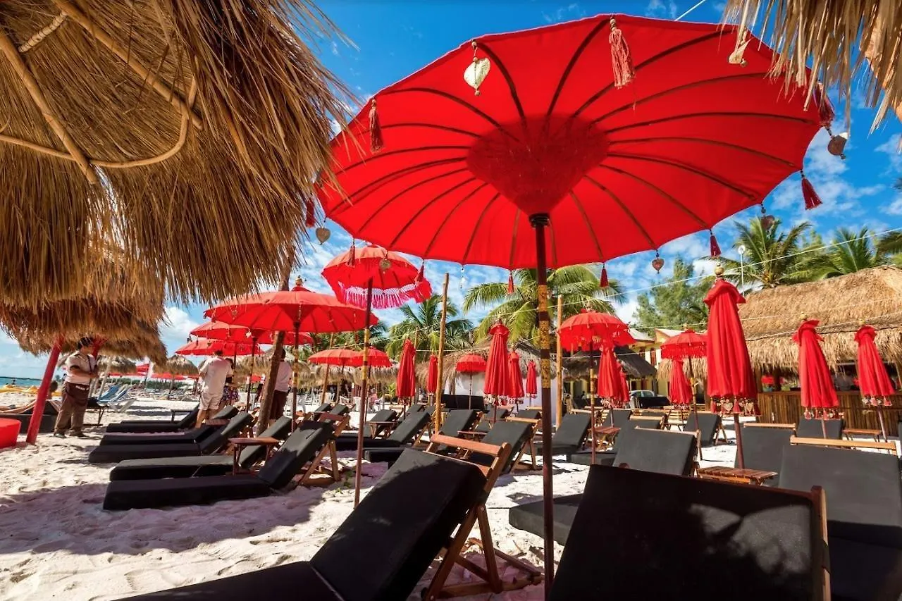 Holbox Dream Beachfront Hotel